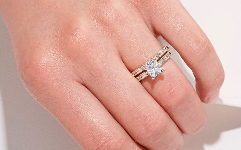 Dot-dash diamond ring and engagement ring Dot-dash diamond ring and engagement ring