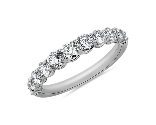 Selene Graduated Diamond Anniversary Ring in Platinum (1 ct. tw.)